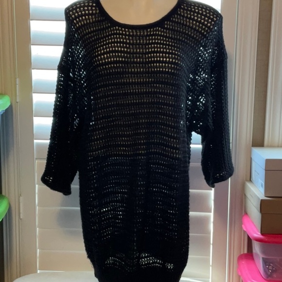 Elegant Black Open-Knit Sweater - Picture 1 of 6